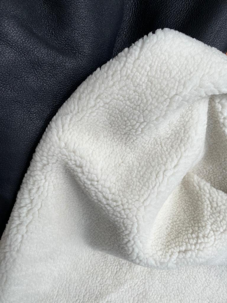 DF SHEEP SKIN CURLY WOOL 922